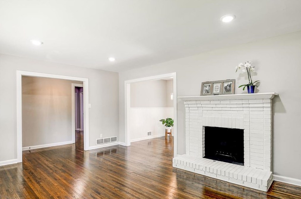 1391 Ruth Pl, Decatur GA  30035-1128 exterior