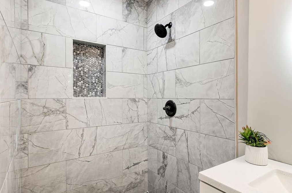 1391 Ruth Pl, Decatur GA  30035-1128 exterior