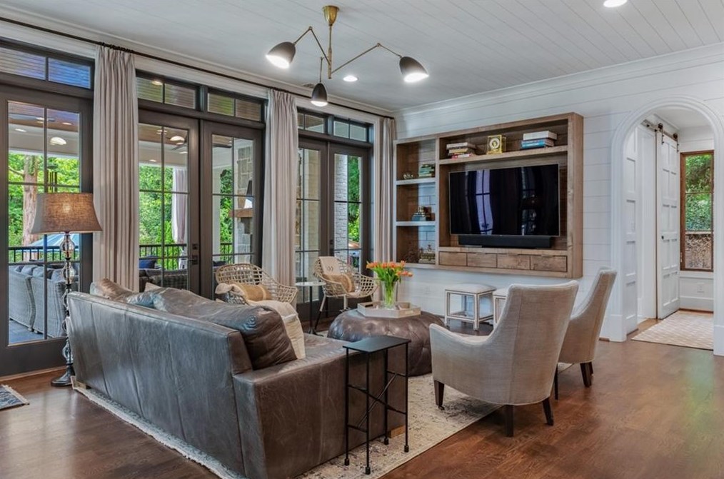 3959 Wieuca Rd, Atlanta GA  30342-3850 exterior