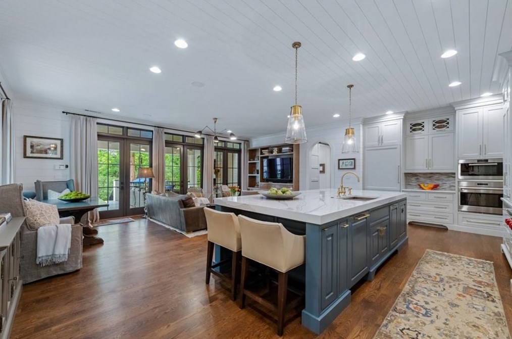 3959 Wieuca Rd, Atlanta GA  30342-3850 exterior