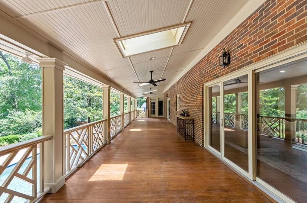 6000 Winterthur Rdg, Atlanta GA  30328-4629 exterior