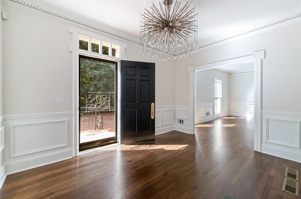 6000 Winterthur Rdg, Atlanta GA  30328-4629 exterior
