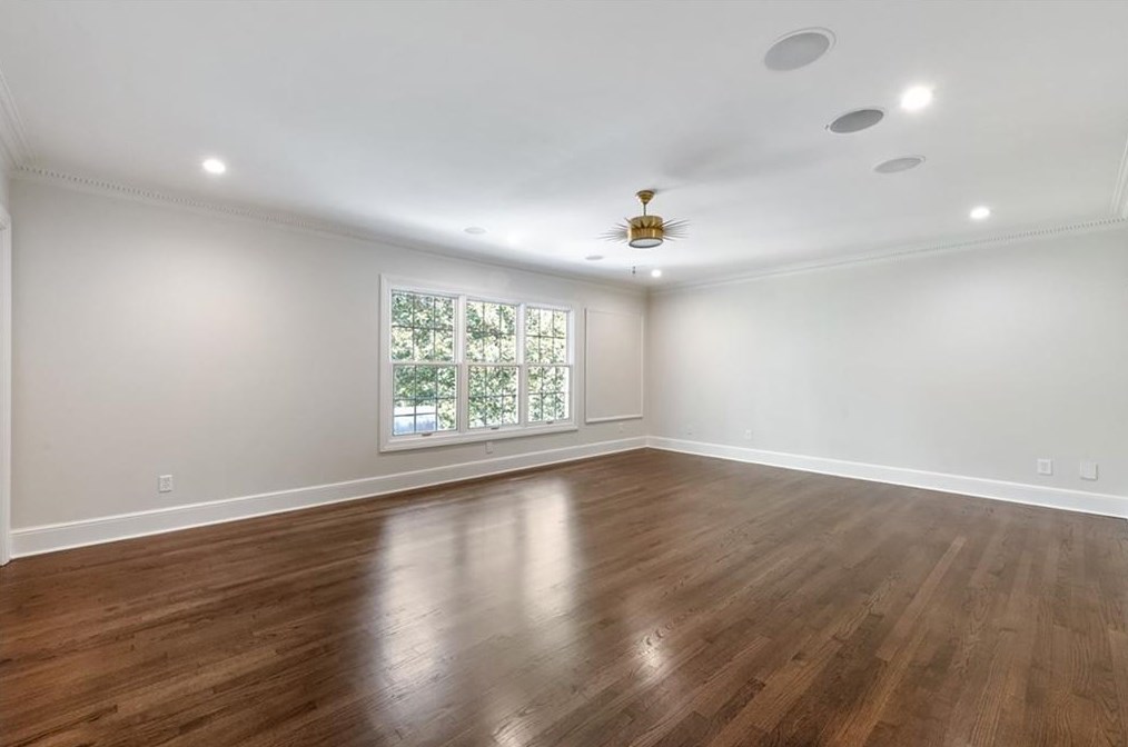 6000 Winterthur Rdg, Atlanta GA  30328-4629 exterior