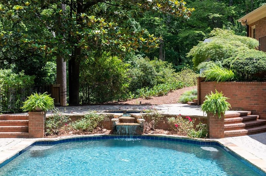 6000 Winterthur Rdg, Atlanta GA  30328-4629 exterior