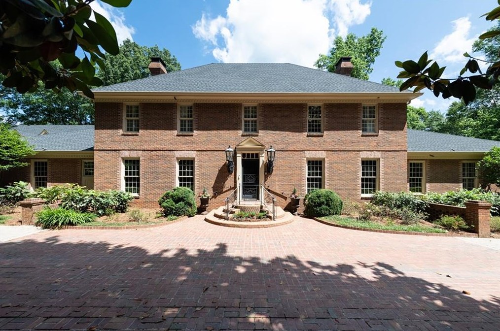 6000 Winterthur Rdg, Atlanta GA  30328-4629 exterior