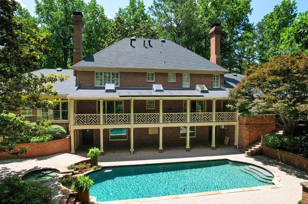 6000 Winterthur Rdg, Atlanta GA  30328-4629 exterior