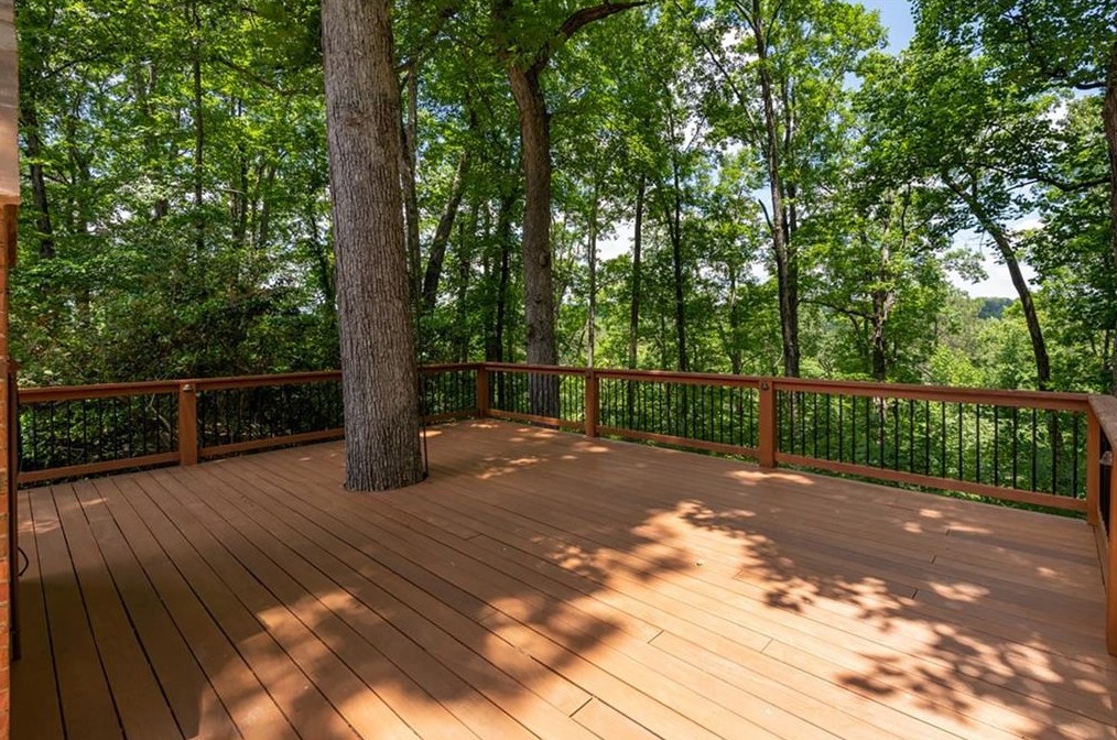 6000 Winterthur Rdg, Atlanta GA  30328-4629 exterior