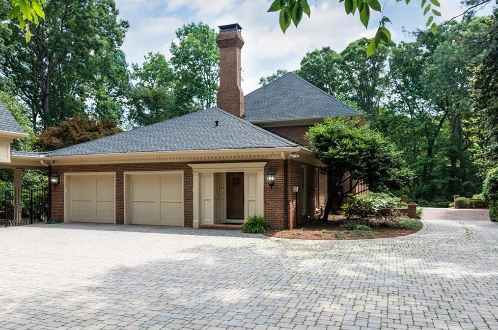 6000 Winterthur Rdg, Atlanta GA  30328-4629 exterior