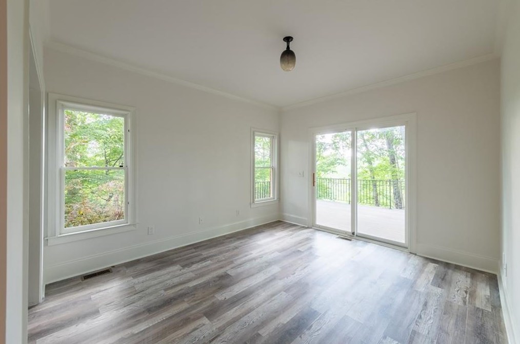 6000 Winterthur Rdg, Atlanta GA  30328-4629 exterior