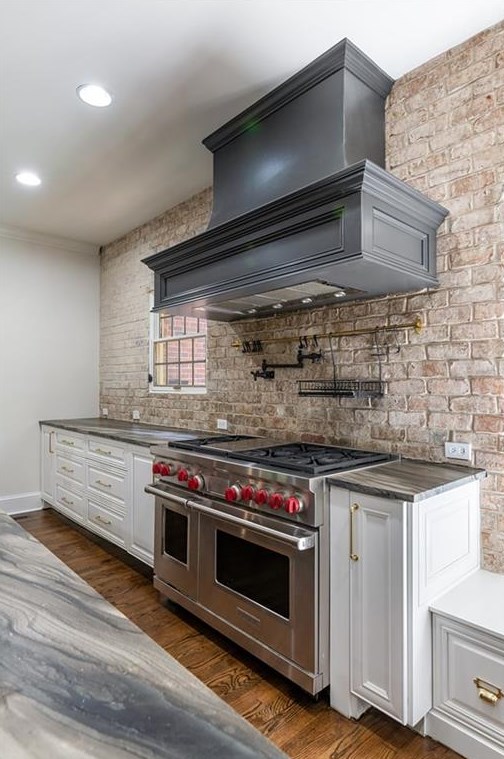 6000 Winterthur Rdg, Atlanta GA  30328-4629 exterior