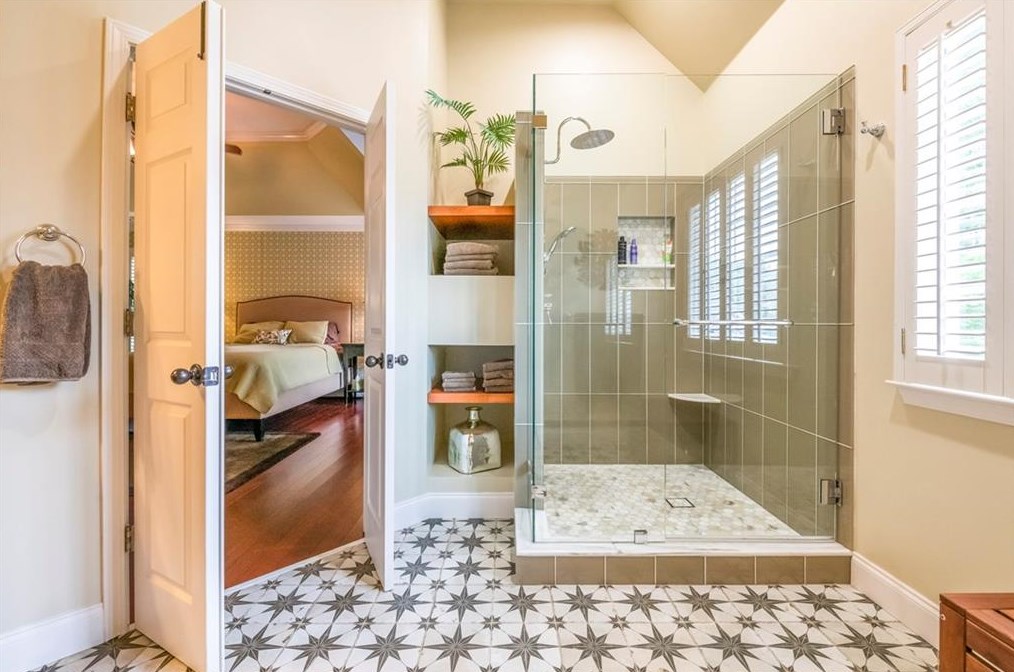 1859 Fox Chapel Dr, Smyrna GA  30080-6383 exterior