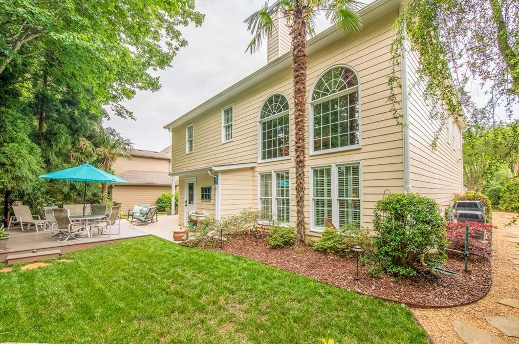 1859 Fox Chapel Dr, Smyrna GA  30080-6383 exterior