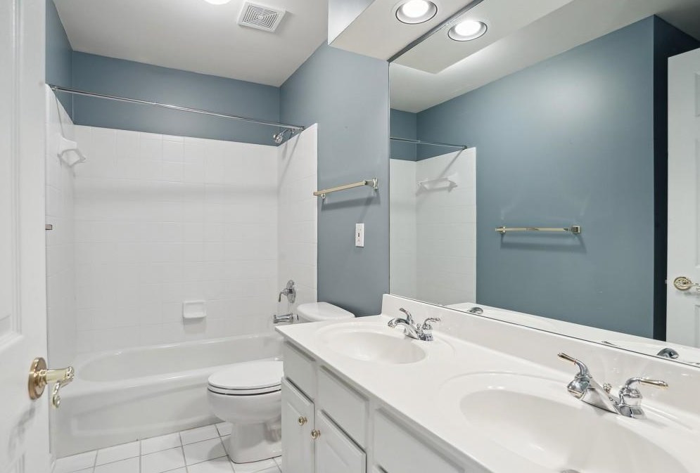 2075 Wrights Ml Cir, Atlanta GA  30324-2792 exterior