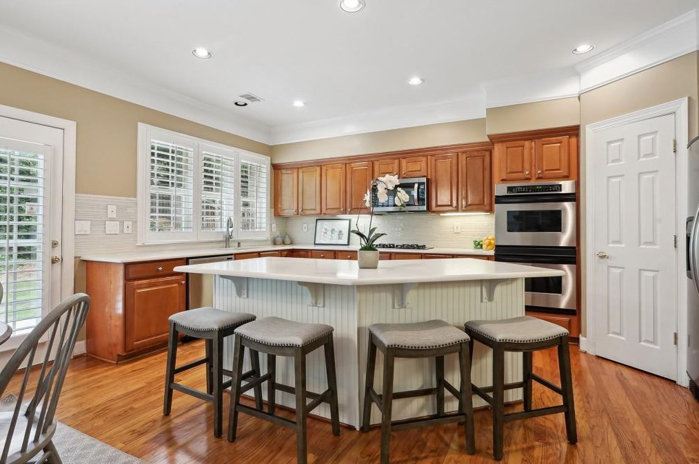 2075 Wrights Ml Cir, Atlanta GA  30324-2792 exterior