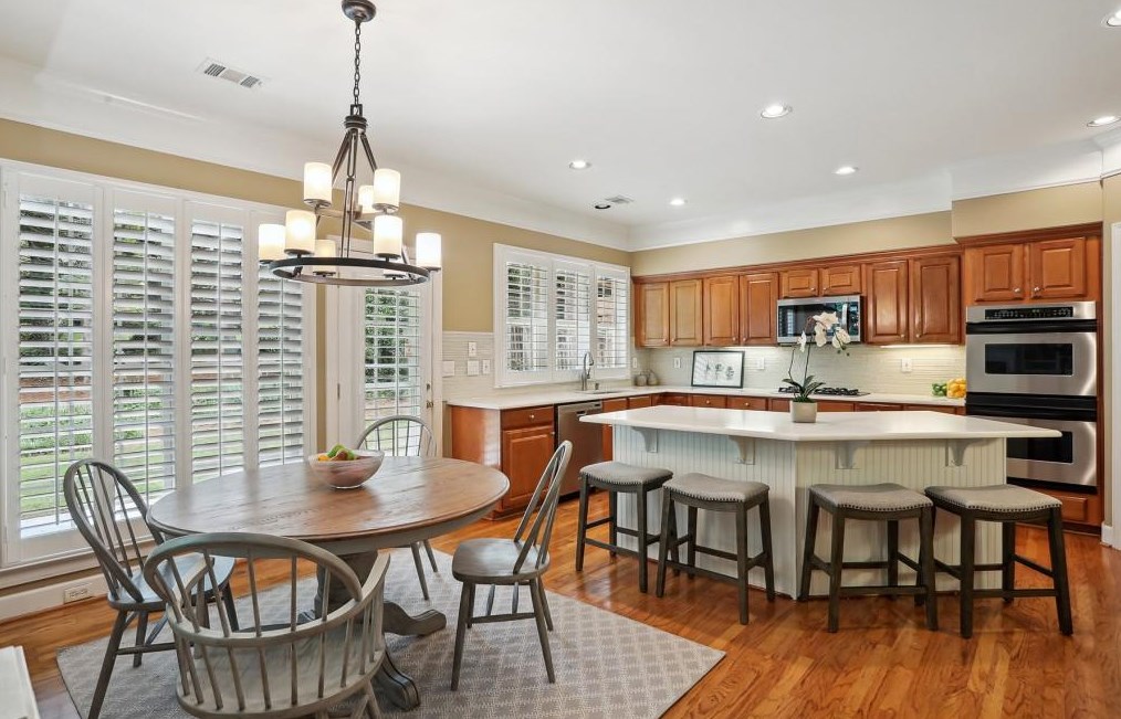 2075 Wrights Ml Cir, Atlanta GA  30324-2792 exterior