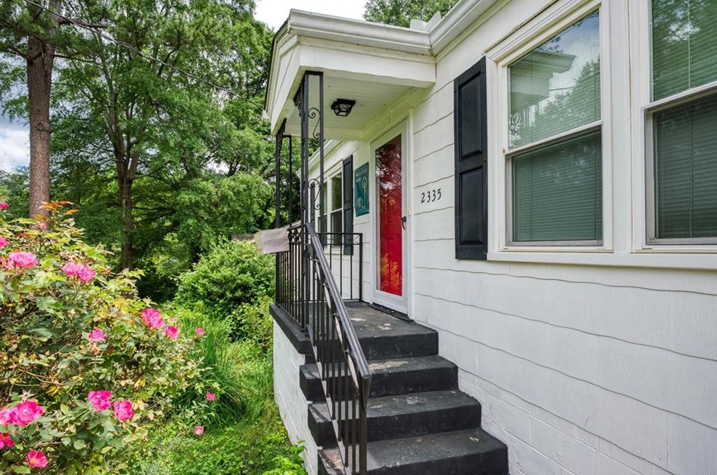 2335 Ava Pl, Decatur GA  30033-4709 exterior
