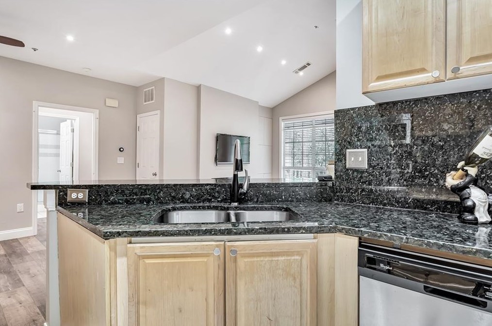 1229 Whitshire Way, Alpharetta GA 30004-4978 exterior