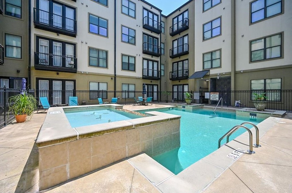 5300 Peachtree Rd, Atlanta GA  30341-2460 exterior