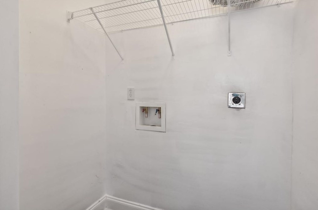 1829 Venetian Dr, Atlanta GA 30311-4031 exterior