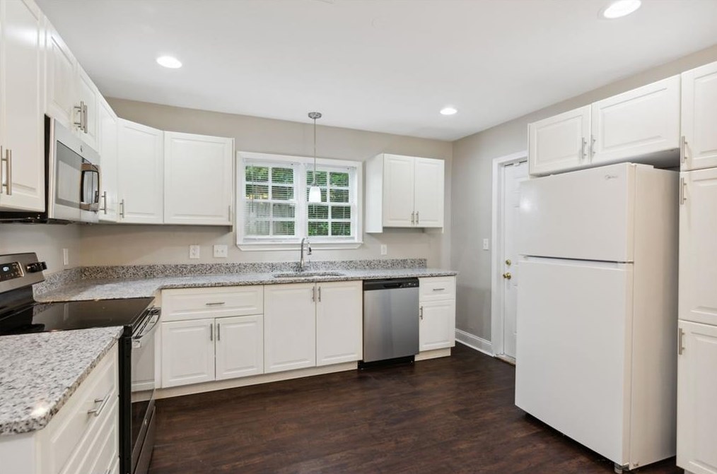 1829 Venetian Dr, Atlanta GA 30311-4031 exterior