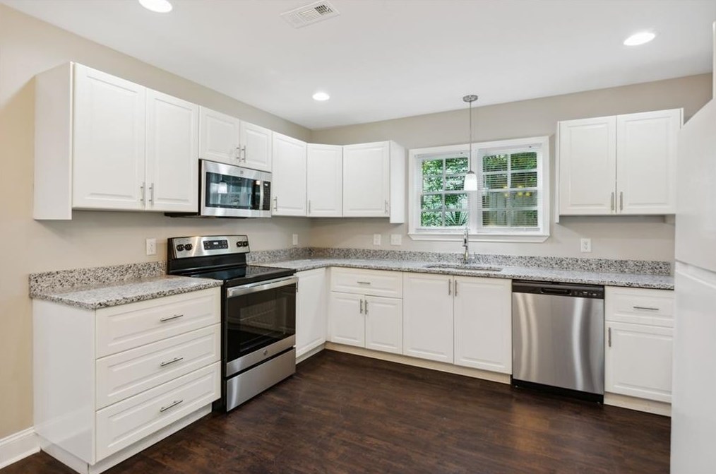 1829 Venetian Dr, Atlanta GA 30311-4031 exterior