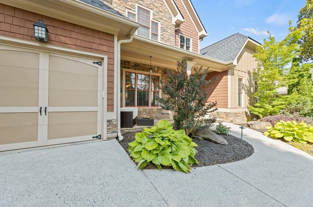 1660 Gaylor St, Smyrna GA  30082-4832 exterior