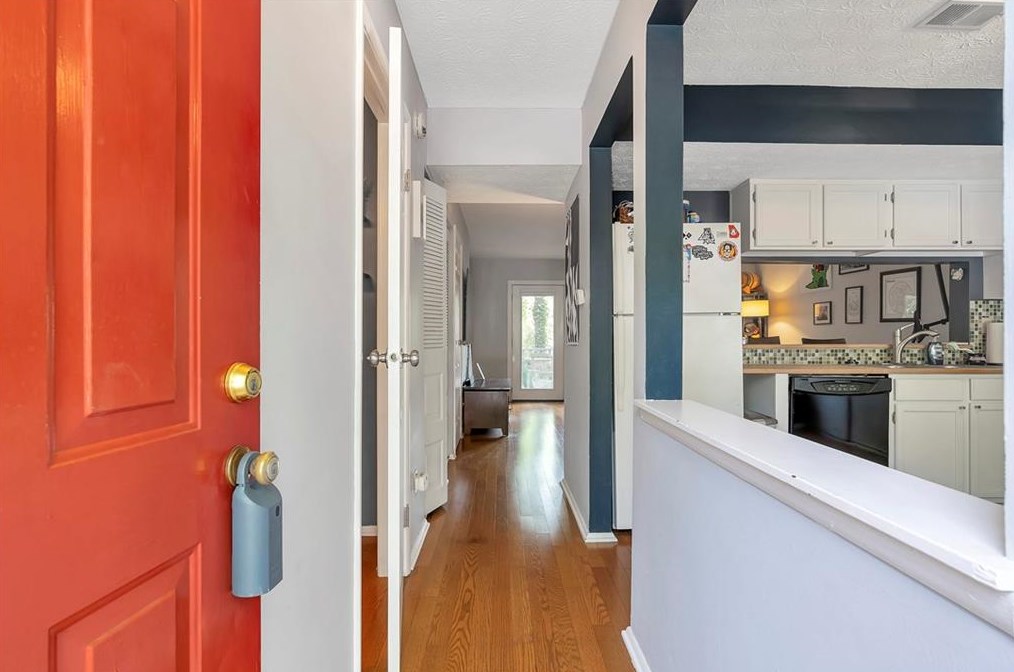 900 Regal Path Ln, Decatur GA  30030-4182 exterior