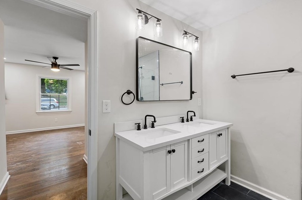 495 Wood Dr, Atlanta GA  30318-6155 exterior