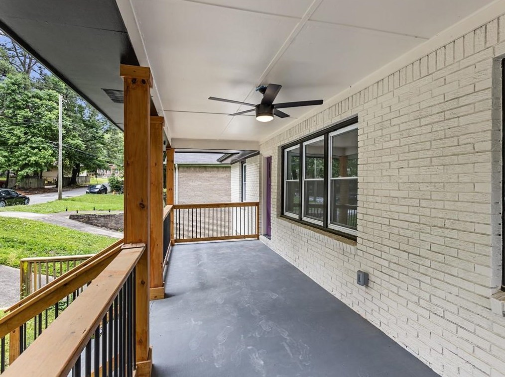 495 Woods Dr, Atlanta GA  30318-6155 exterior