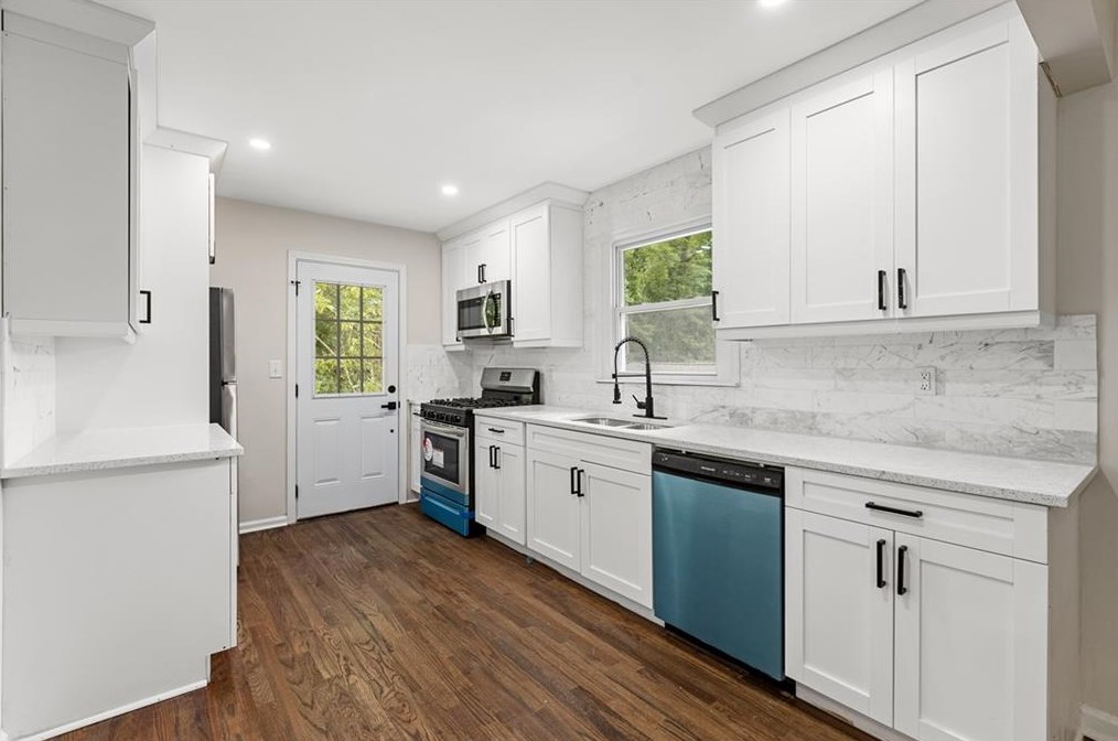 495 Wood Dr, Atlanta GA  30318-6155 exterior