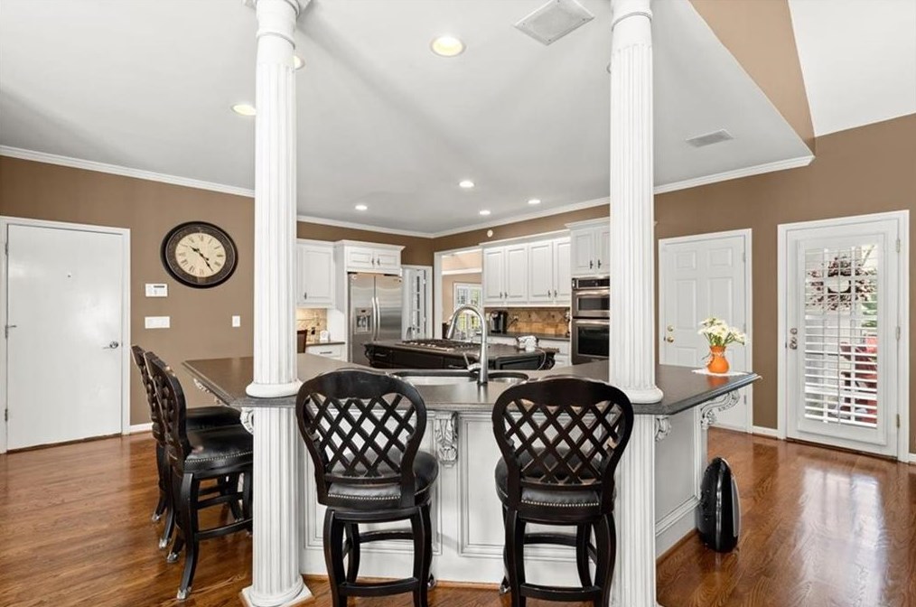 9350 Nesbit Lk Dr, Alpharetta GA 30022-4019 exterior