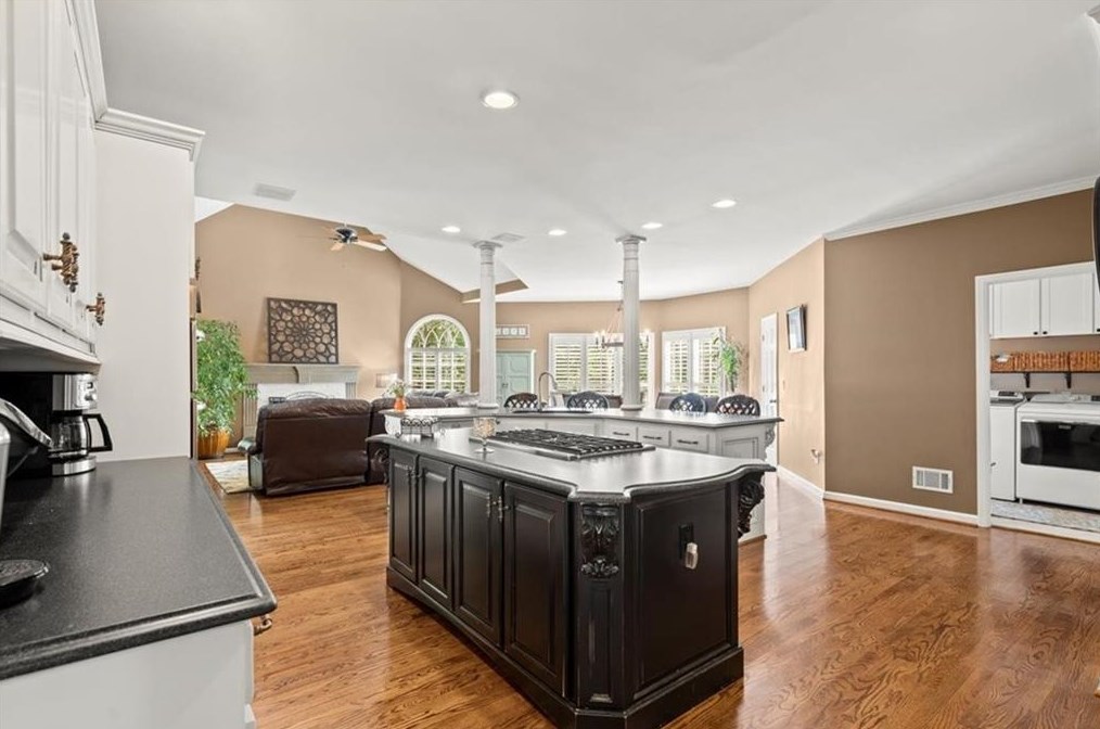 9350 Nesbit Lk Dr, Alpharetta GA 30022-4019 exterior