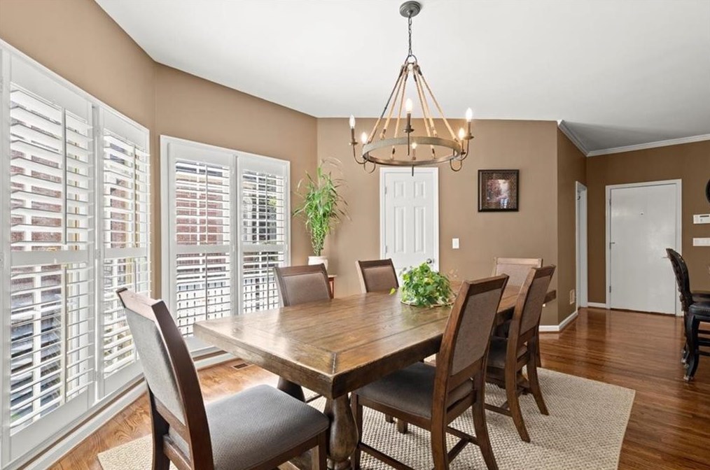 9350 Nesbit Lk Dr, Alpharetta GA 30022-4019 exterior