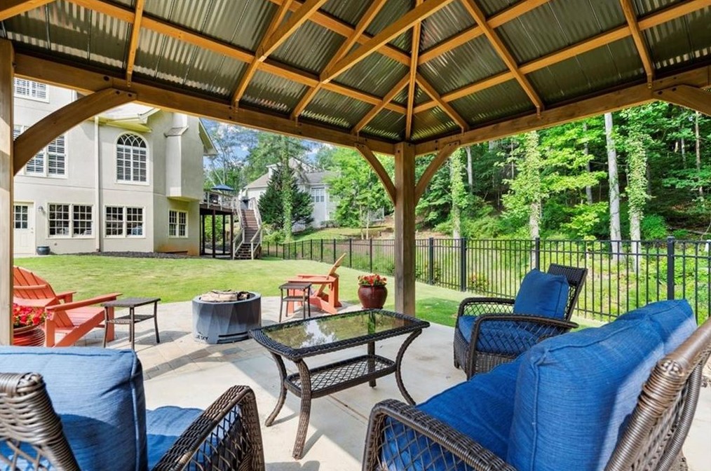 9350 Nesbit Lk Dr, Alpharetta GA 30022-4019 exterior