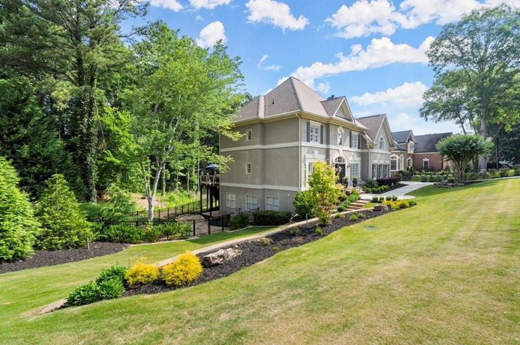 9350 Nesbit Lk Dr, Alpharetta GA 30022-4019 exterior