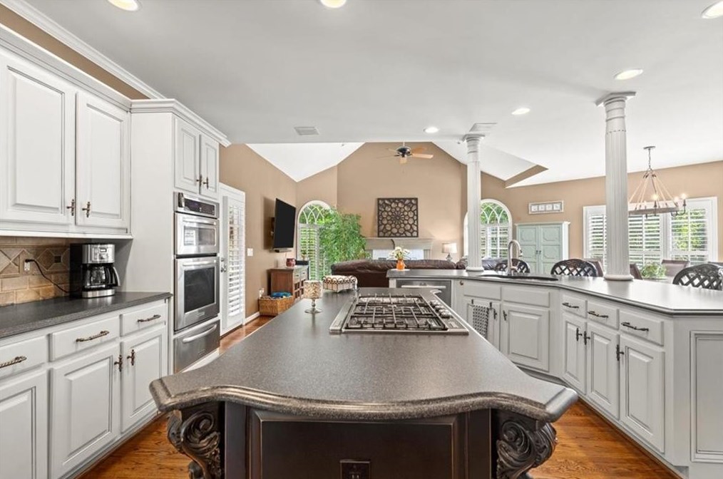 9350 Nesbit Lk Dr, Alpharetta GA 30022-4019 exterior