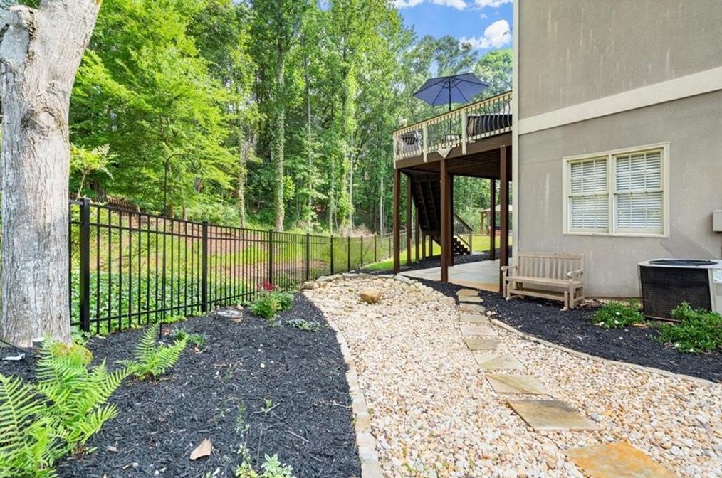 9350 Nesbit Lk Dr, Alpharetta GA 30022-4019 exterior