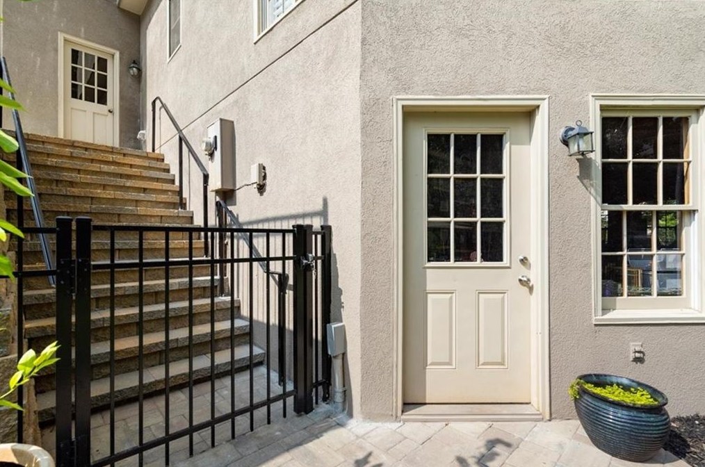 9350 Nesbit Lk Dr, Alpharetta GA 30022-4019 exterior