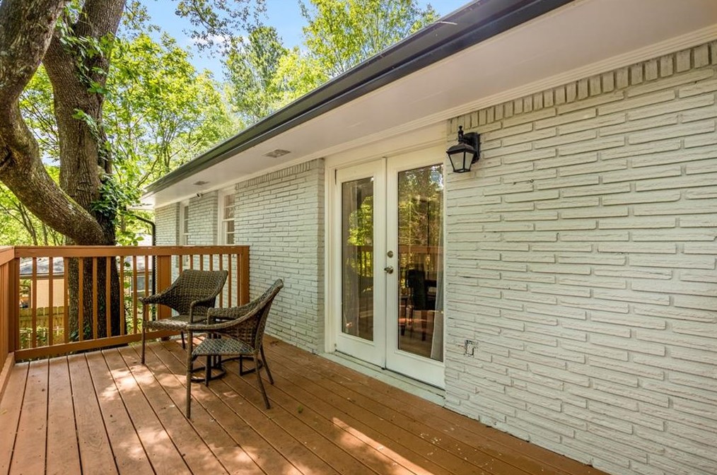 1568 Woodland Cir, Atlanta GA  30344-2740 exterior