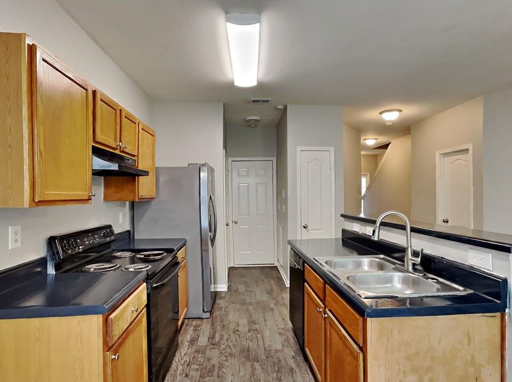2877 Windsor Forrest Ct, Atlanta GA  30349-3033 exterior