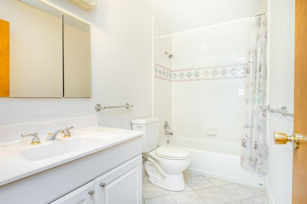 1373 Sheffield Dr, Atlanta GA  30329-3420 exterior