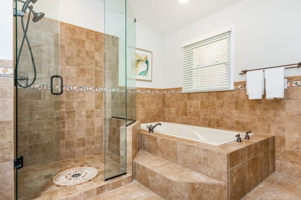 1373 Sheffield Dr, Atlanta GA  30329-3420 exterior
