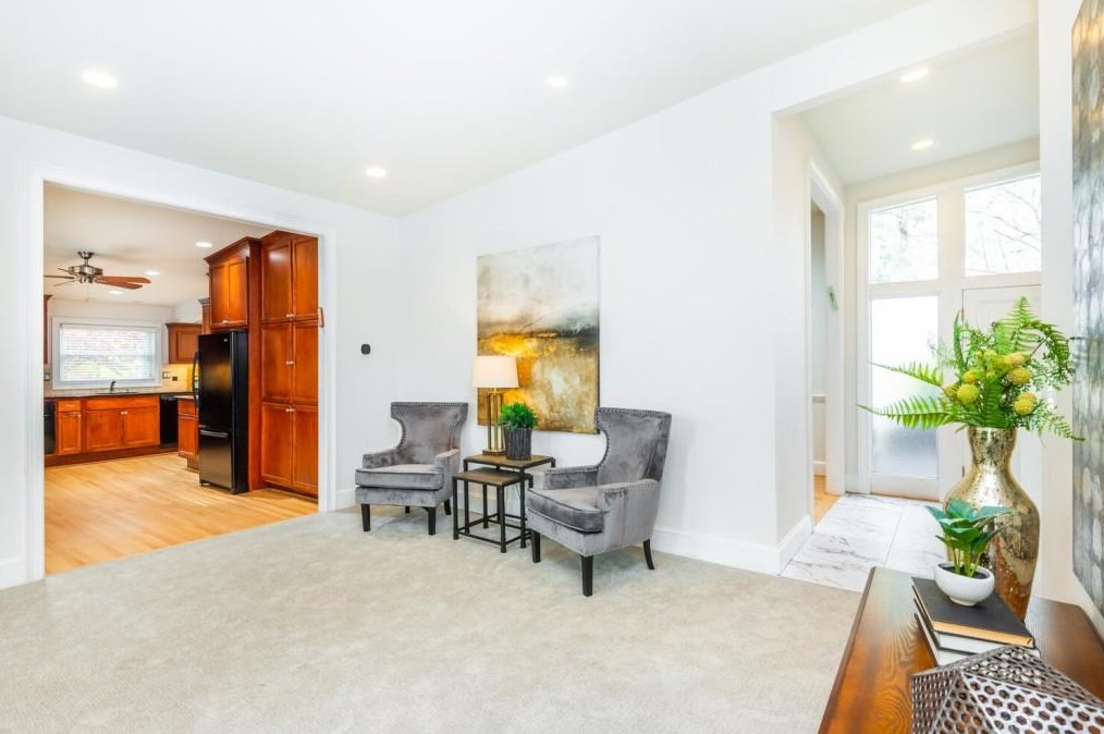 1373 Sheffield Dr, Atlanta GA  30329-3420 exterior