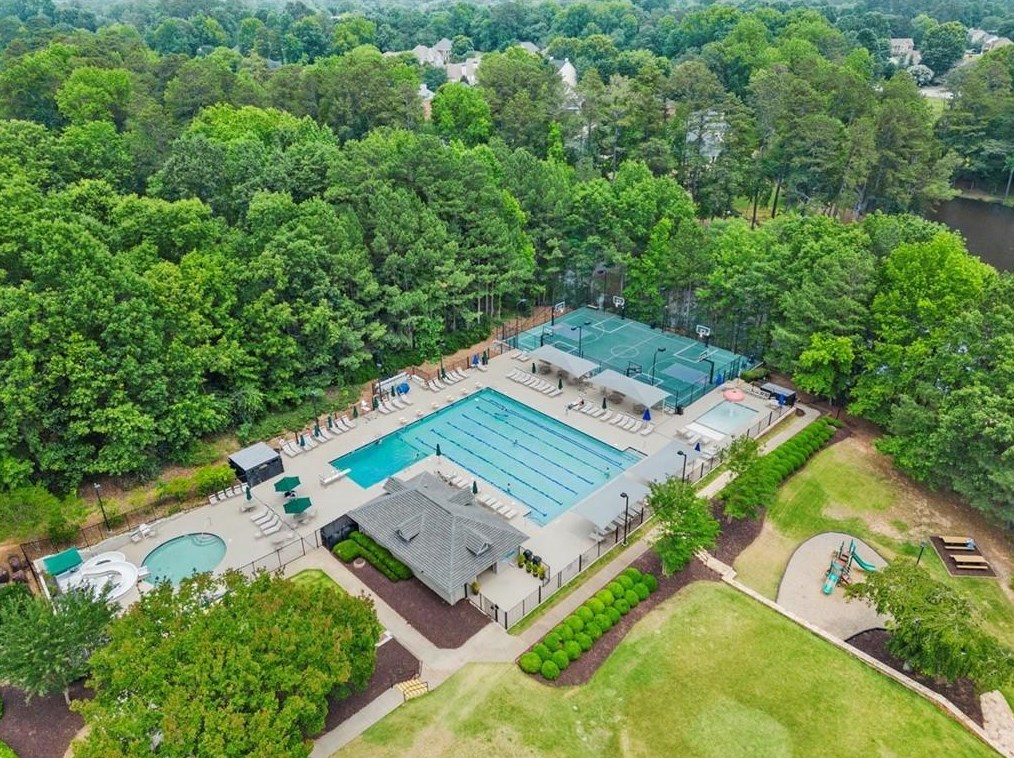 12150 Mdw Ln, Alpharetta GA 30005-7262 exterior