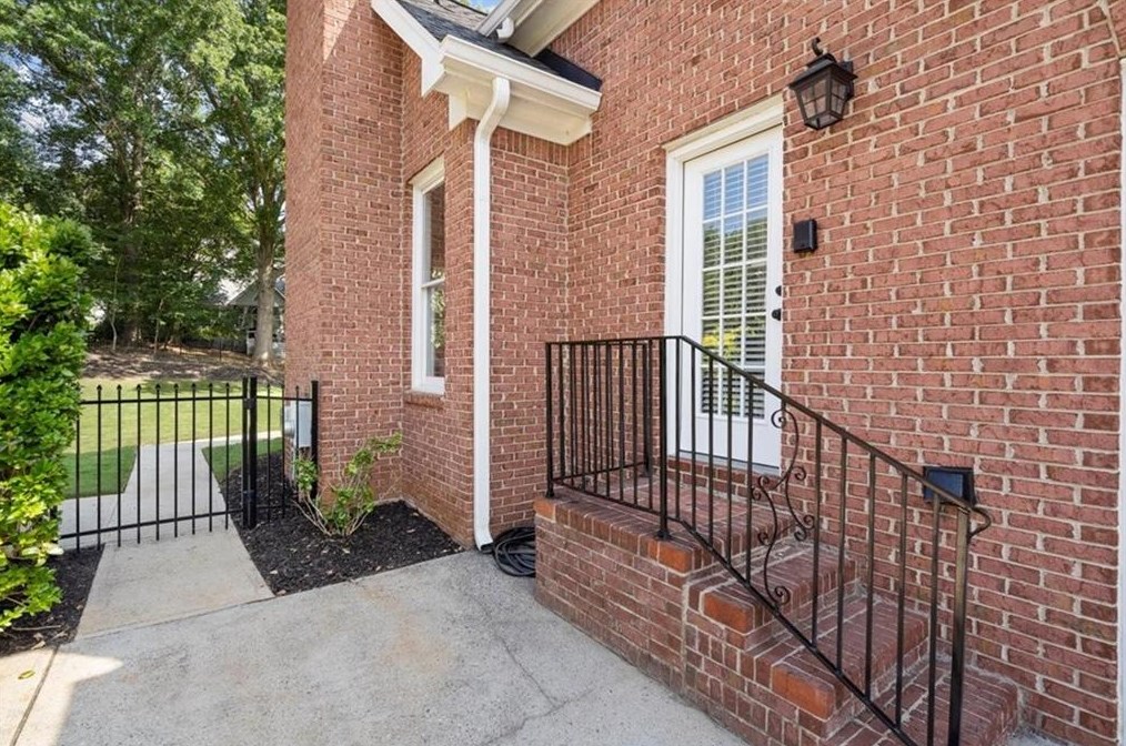 12150 Mdw Ln, Alpharetta GA 30005-7262 exterior