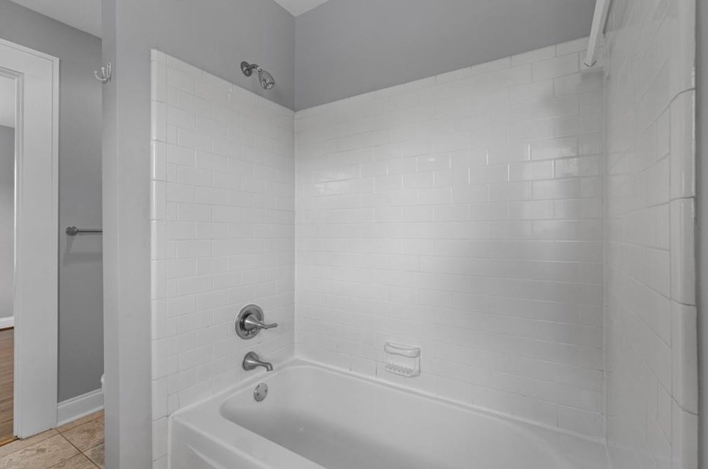 2595 Woodland Cir, Atlanta GA  30344-2738 exterior