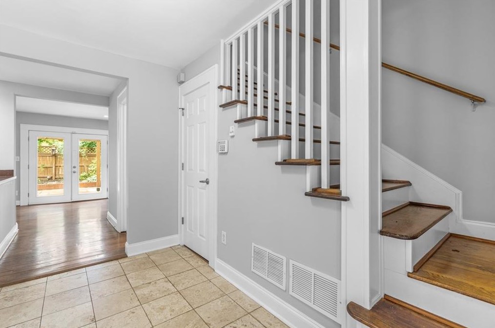 2595 Woodland Cir, Atlanta GA  30344-2738 exterior