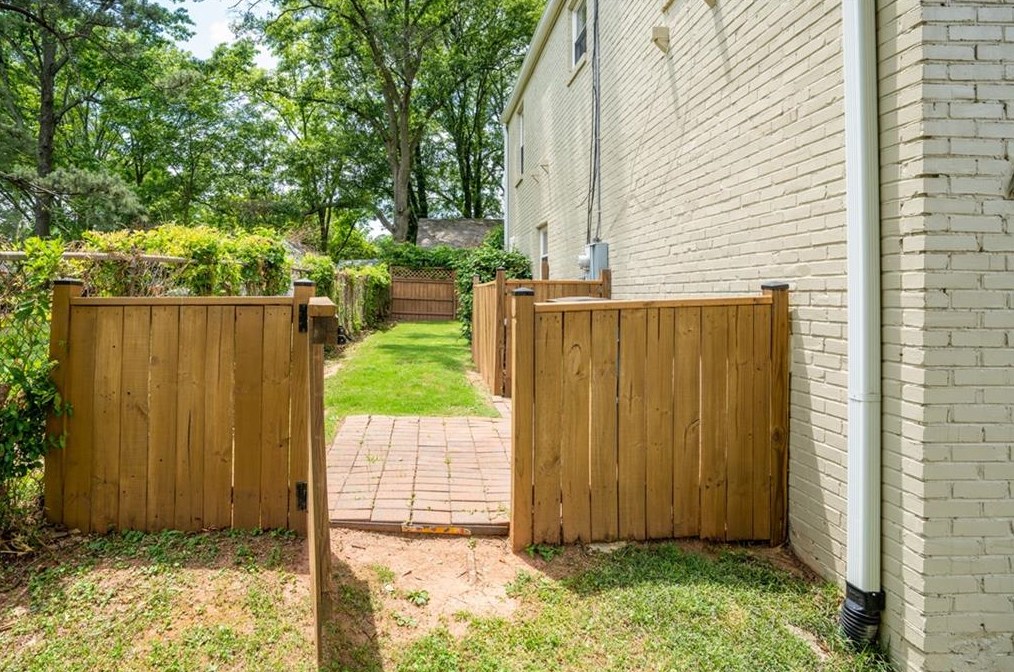 2595 Woodland Cir, Atlanta GA  30344-2738 exterior