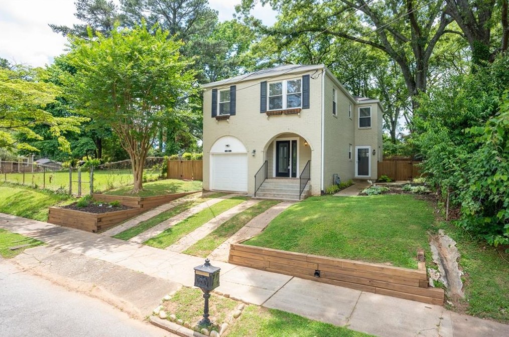 2595 Woodland Cir, Atlanta GA  30344-2738 exterior