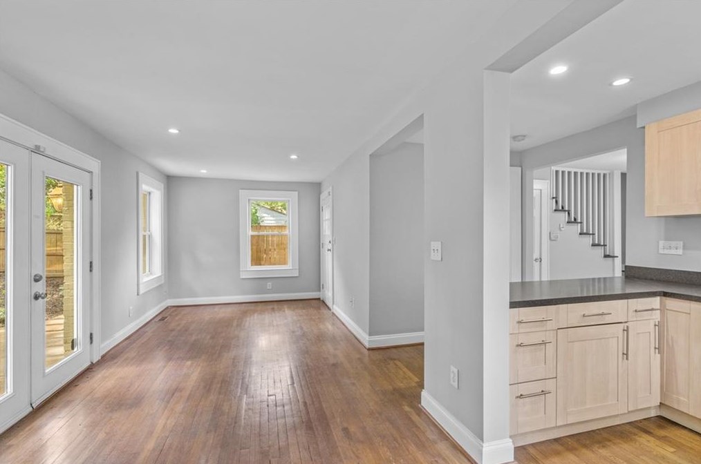 2595 Woodland Cir, Atlanta GA  30344-2738 exterior